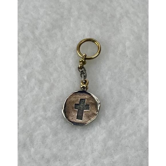 Sterling silver cross charm - Picture 1 of 2